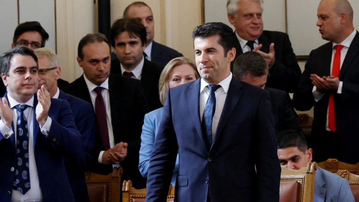 Bulgaristan'da 6 aylık koalisyon hükümeti düştü