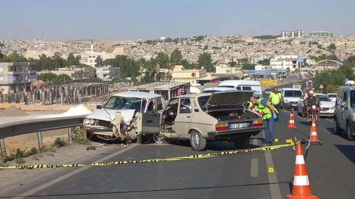Çarpıştıktan sonra silahlı çatışmaya girdiler