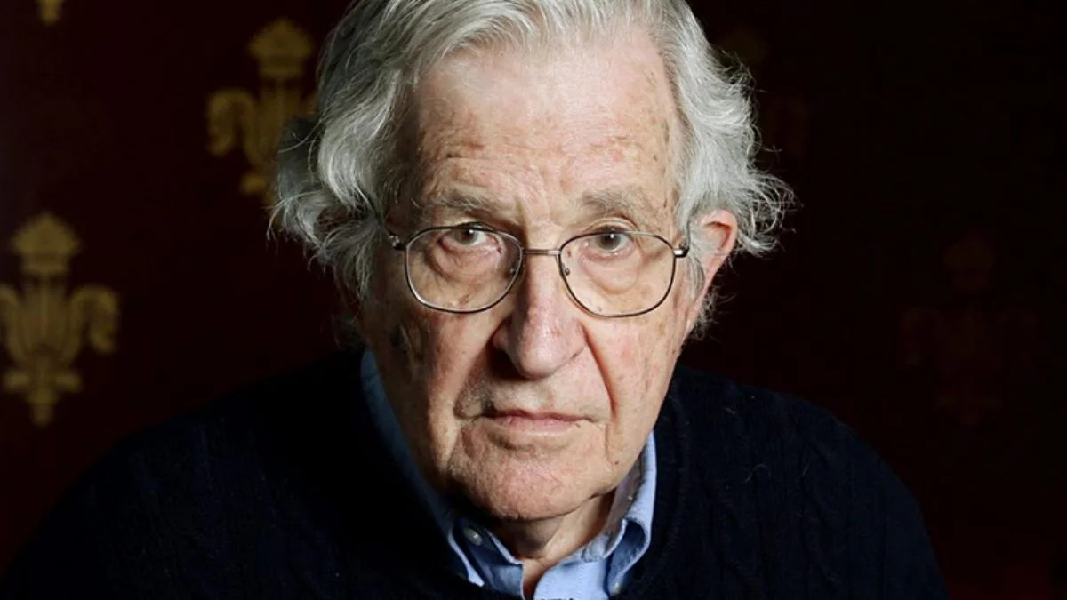 Chomsky'den ABD yönetimine tepki: 'Rus kaynaklarını engellemek tam bir delilik'