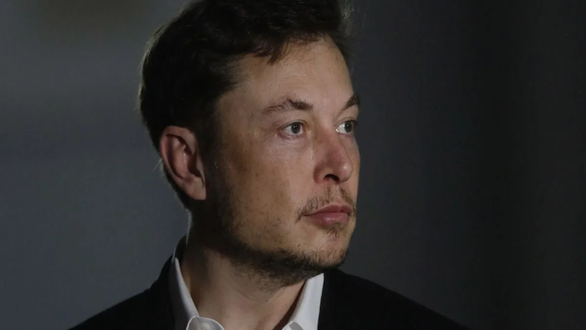 Elon Musk'tan Tesla çalışanlarına tehdit gibi uyarı: En az 40 saat ofiste olmalısınız