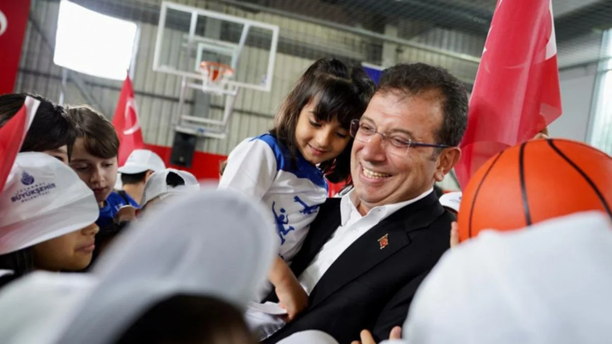 İmamoğlu: Zeki, çevik ve ahlaklı olduğumuzda dünyada kabul görürüz