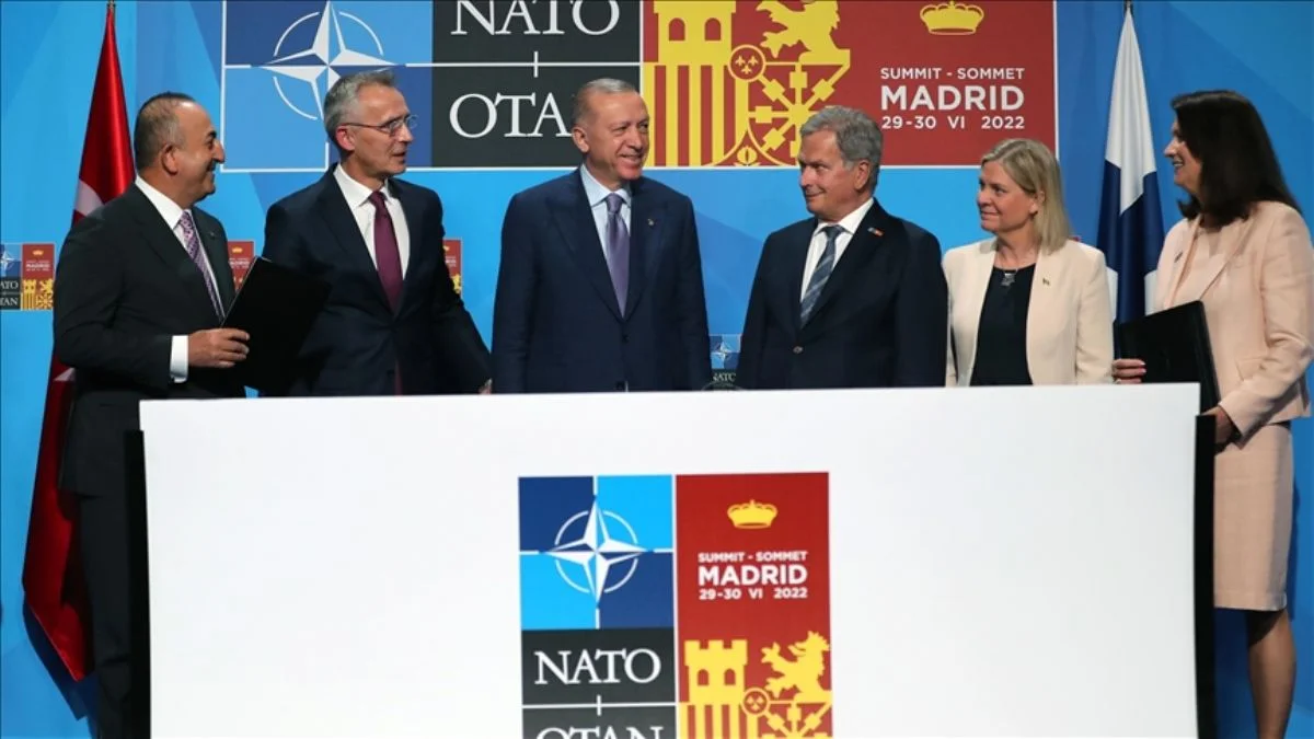 İsveç ve Finlandiya'dan NATO açıklaması