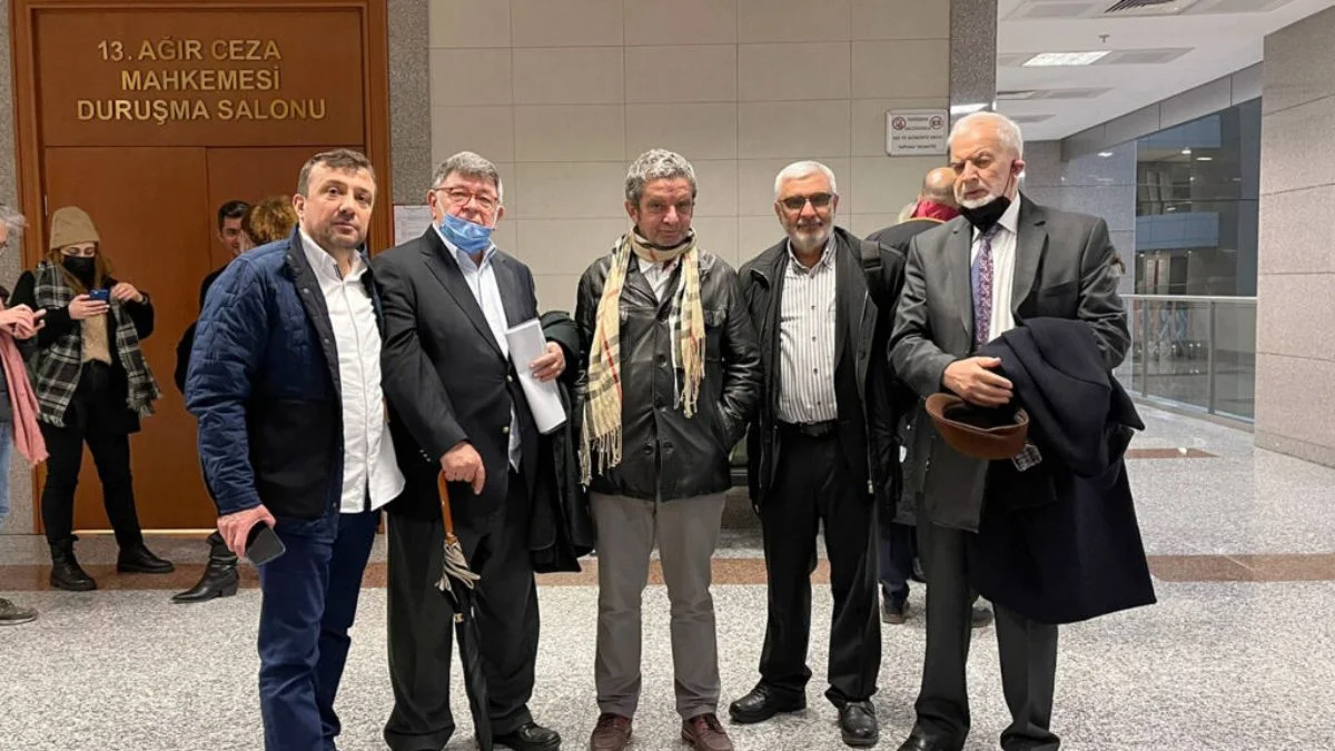 Kapatılan Zaman Gazetesi yazarlarının yurt dışı yasakları kaldırıldı