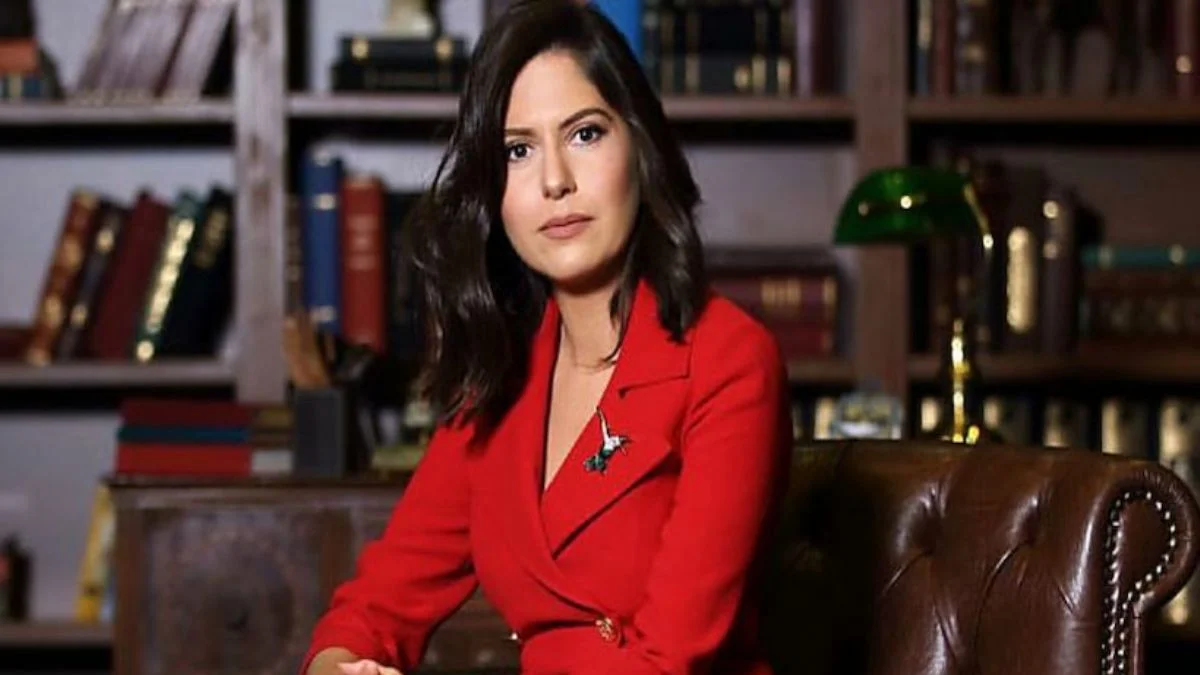 Kübra Par'dan Bülent Arınç'a destek, AK Parti'ye eleştiri