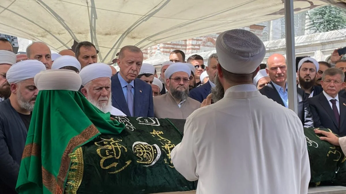 Mahmut Ustaosmanoğlu son yolculuğuna uğurlandı: Cenazeye Erdoğan da katıldı