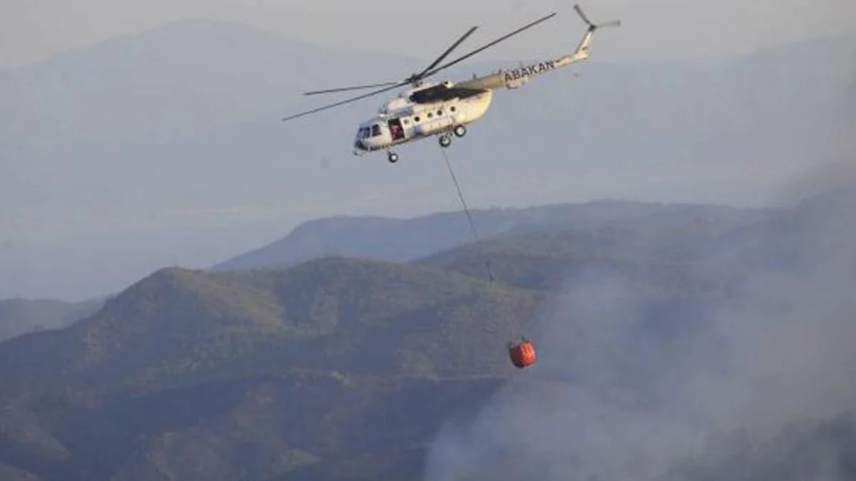 Marmaris'teki orman yangınını söndürmek için mücadele sürüyor