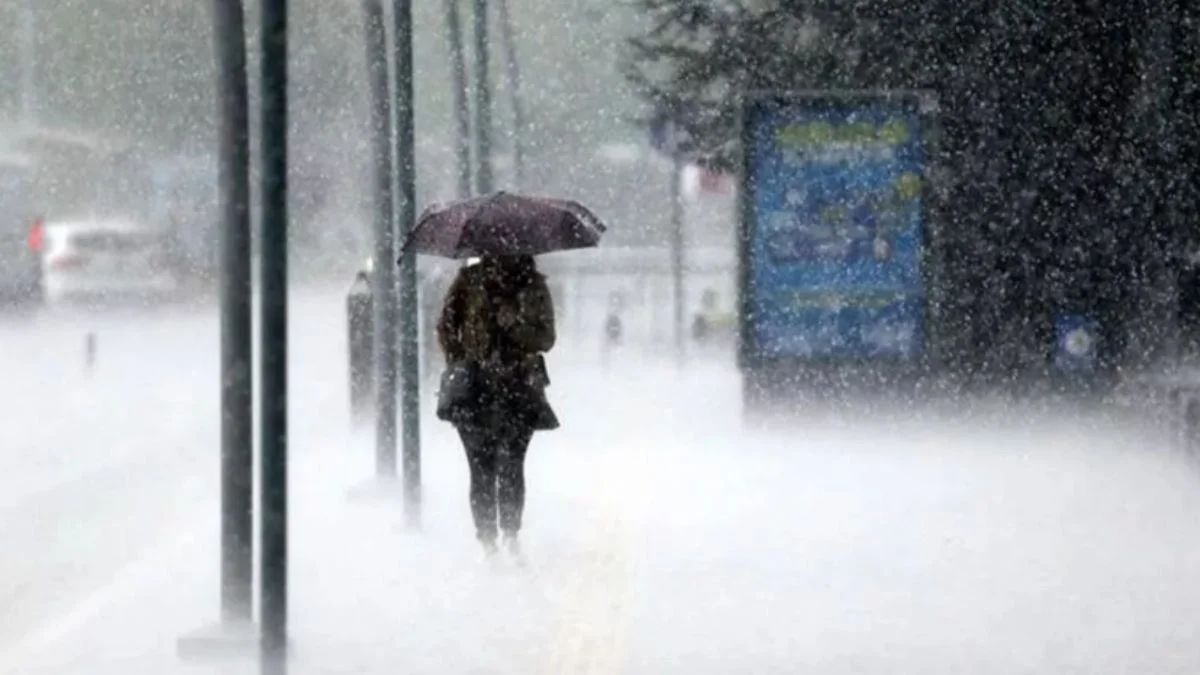 Meteorolojiden kuvvetli fırtına ve gök gürültülü sağanak yağış uyarısı