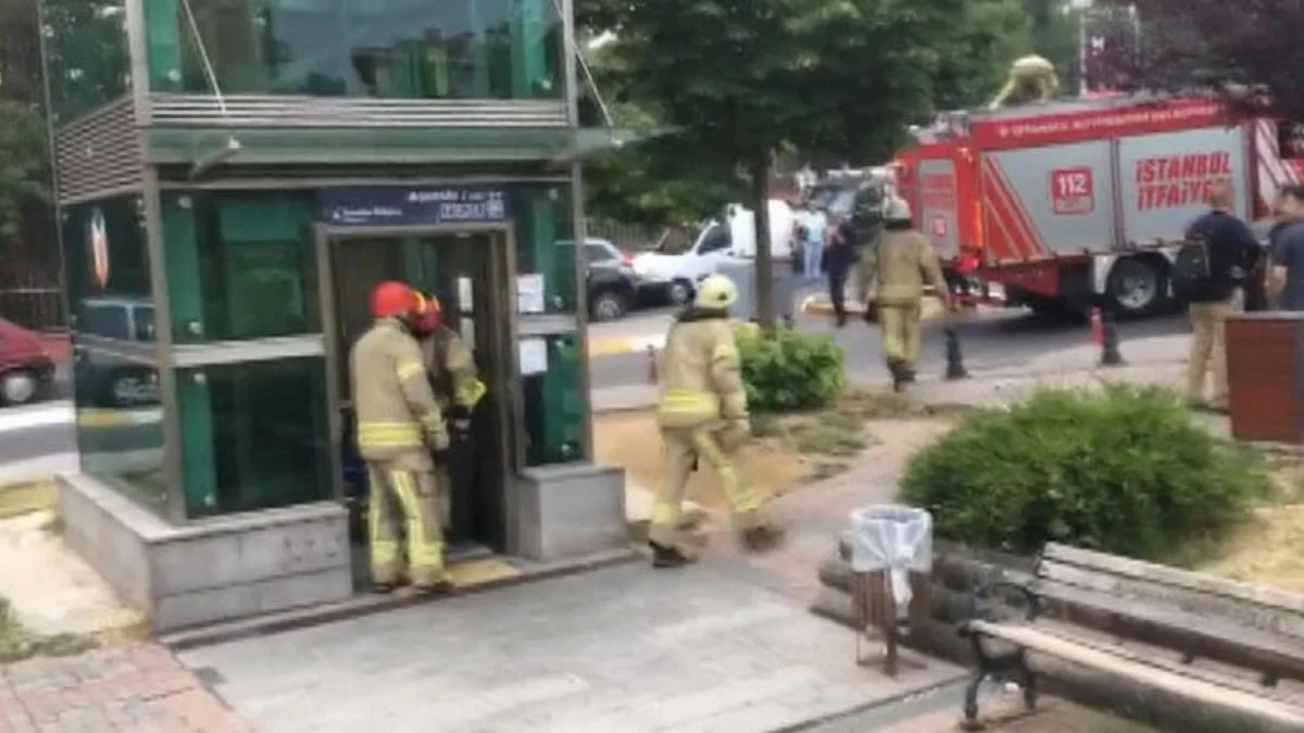Metroda raylara atlayan kişi yaralı olarak kurtarıldı