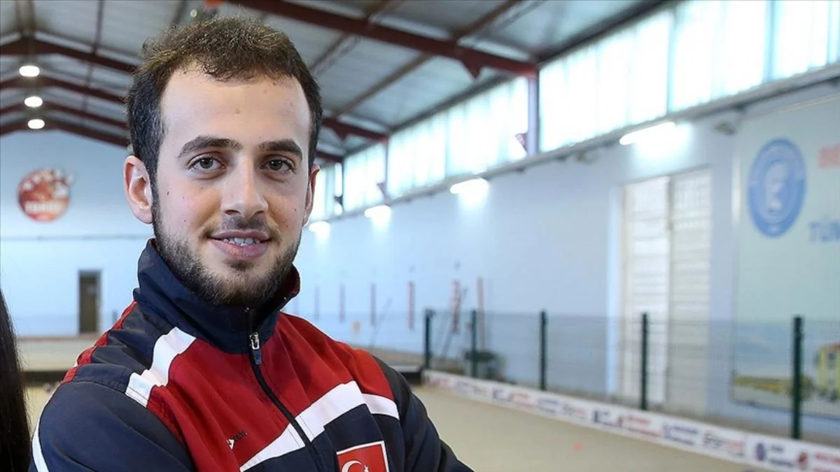 Milli sporcu Ahmet Emen, gümüş madalya kazandı
