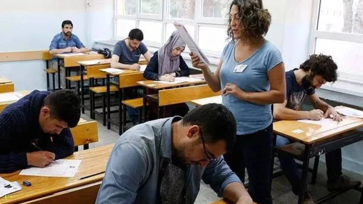 ÖSYM YKS sınav görevli ücreti yattı mı? YKS 2022 sınav görevi ücreti (gözetmen-yedek gözetmen) ne kadar? 2022 YKS salon başkanı görevi kaç TL?