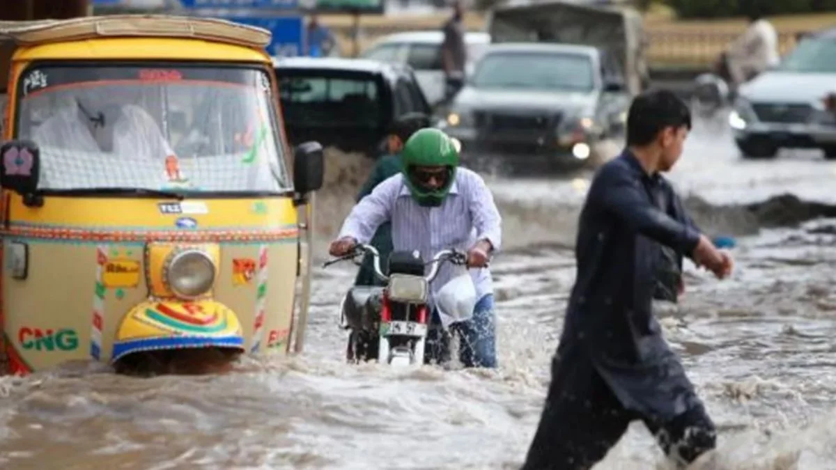 Pakistan'da şiddetli yağışların yol açtığı sel ve heyelanda 7 kişi öldü