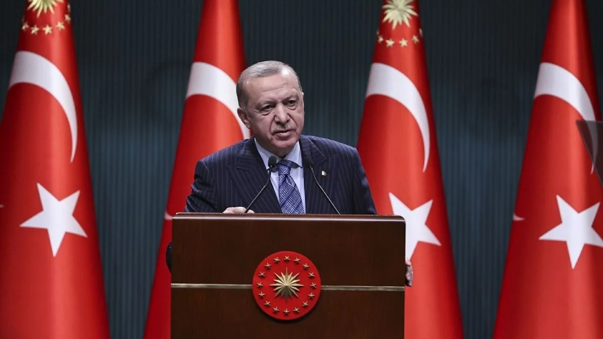 Sarıkaya: Erdoğan'ın asıl hedefi, diğer partileri görünmez kılmak