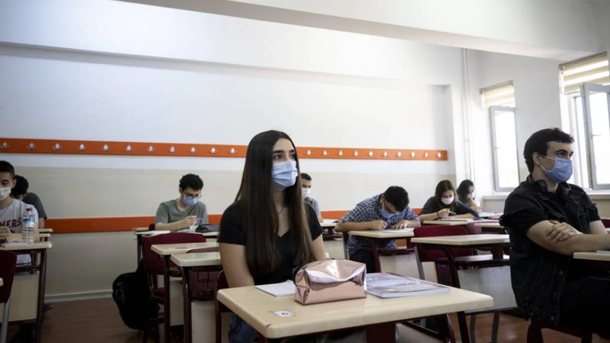 Son hafta okula gitmezsek yok yazılır mıyız? Karne haftası yoklama alınır mı? Son hafta devamsızlık karneye yazılır mı? Son hafta yok yazılır mı?