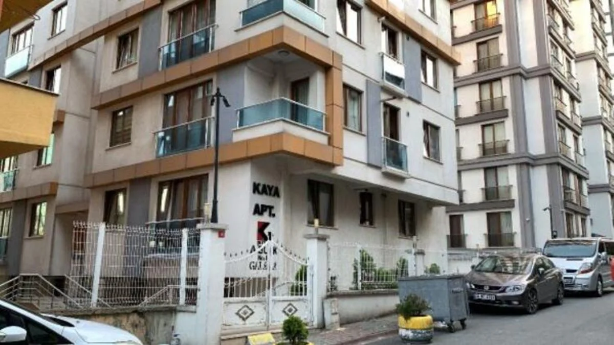 Süpürgenin sesinden rahatsız oldu, 40 yıllık eşini kablosuyla boğdu