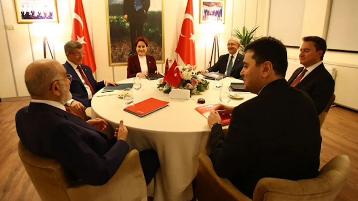 Ünlü anketçiden sert eleştiri! 'Altılı Masa ile ne bir şirket ne de bir ülke yönetilemez'