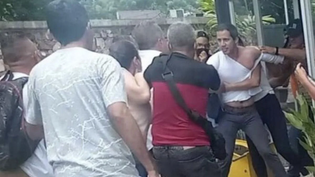 Venezuela'da muhalif lider Guaido'ya saldırı!