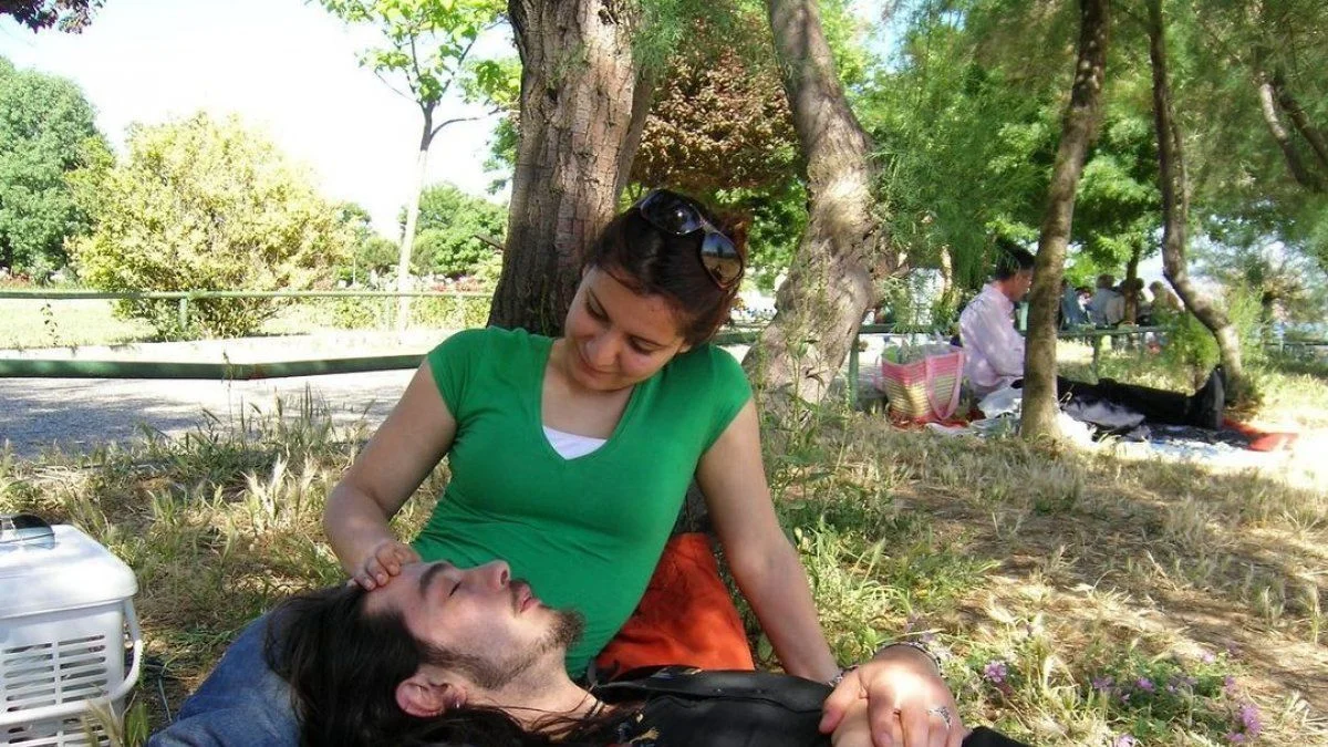 Zeynep Koçak kimdir? Barış Akarsu'nun sevgilisi Zeynep koçak neden öldü? Filmde Zeynep Koçak'ı kim canlandıracak?