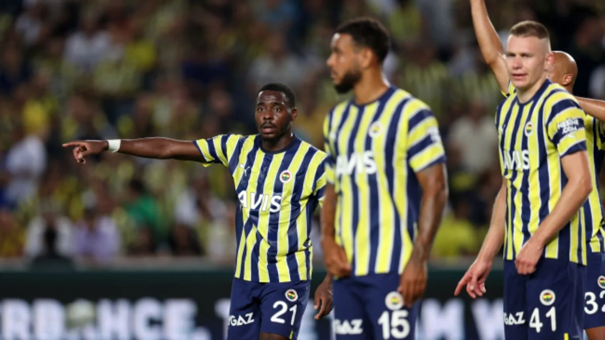 10 kişi kalan Fenerbahçe Dinamo Kiev'e elendi