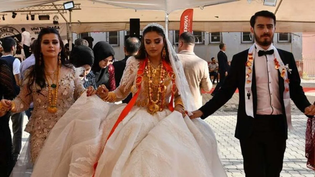 5 kilo altınla halay çekerken zorlandı