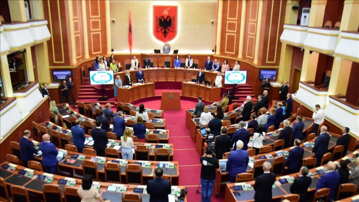 Arnavutluk'ta 'Srebrenitsa soykırımı' kararı