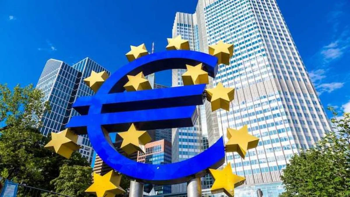 Avrupa Merkez Bankası'ndan 11 yıl sonra bir ilk! Faiz arttı