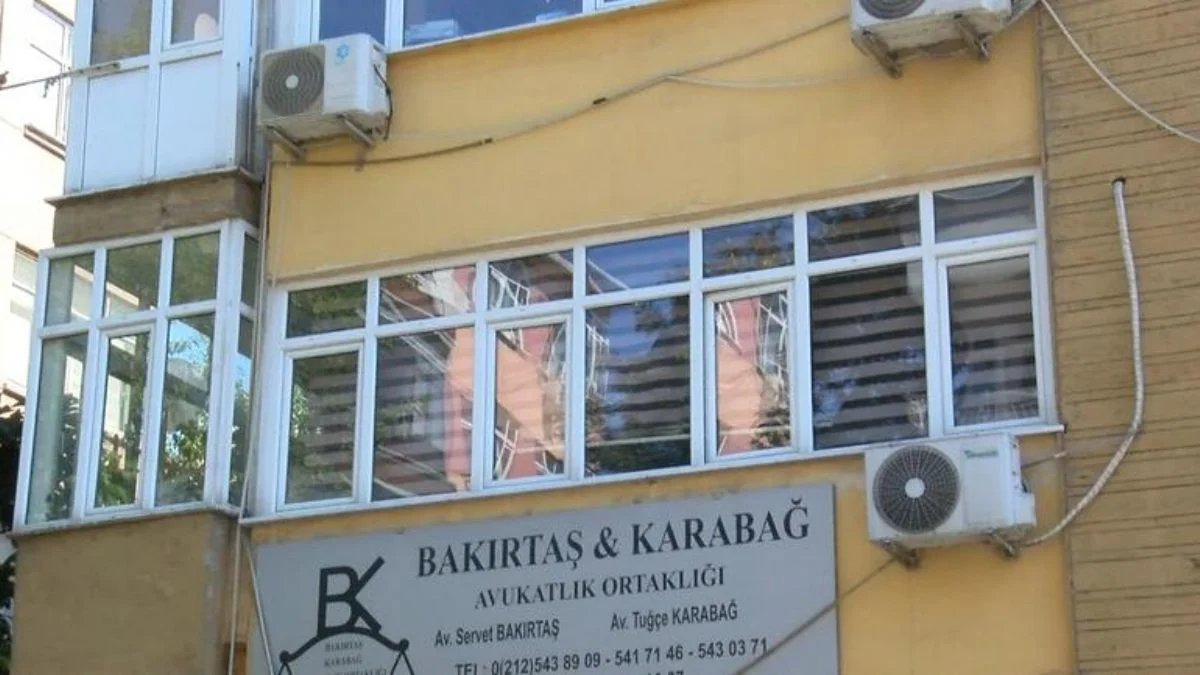 Avukatı ve dava açan kadını öldürdü