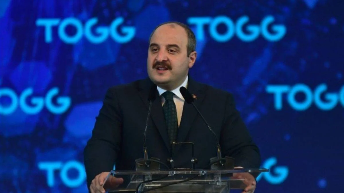 Bakan Varank'tan ''TOGG'' eleştirilere tepki: Yahu bir kere de mutlu olun be!