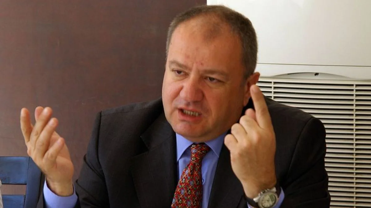 Cem Toker: Bu ülkede ahmak gibi siyaset yapmaya çalışan beynimi ben...