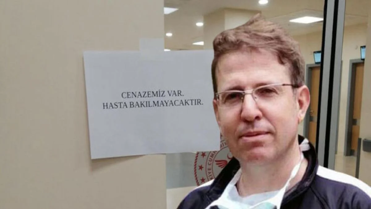 Doktorun öldürüldüğü kliniğin kapısına 'Cenazemiz var' yazısı asıldı