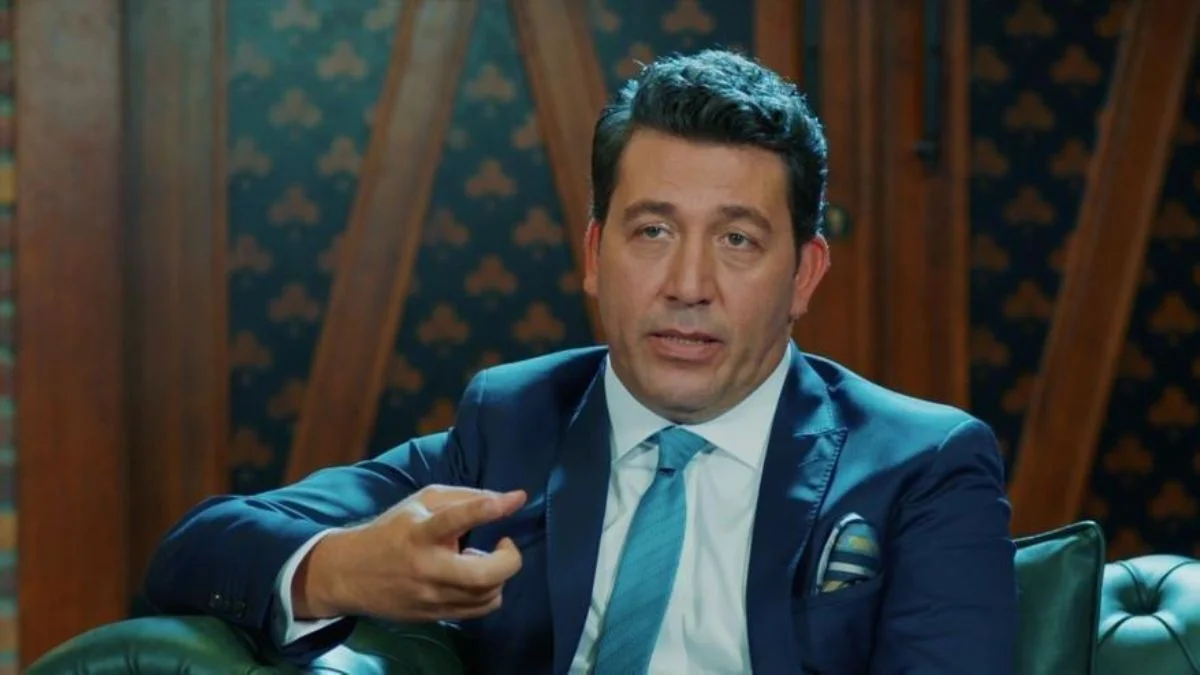 Emre Kınay Kimdir,Nerelidir? Emre Kınay Yer Aldığı Dizi Ve Filmler Neler?