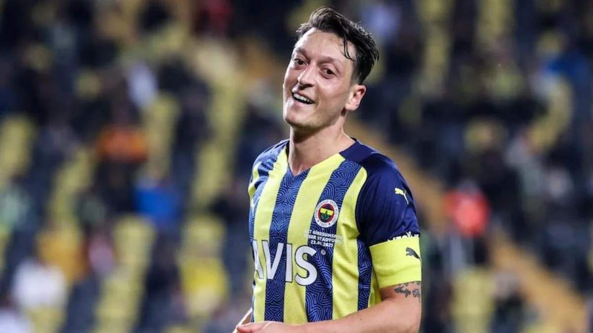 Fenerbahçe Mesut Özil ile yollarını ayırdı
