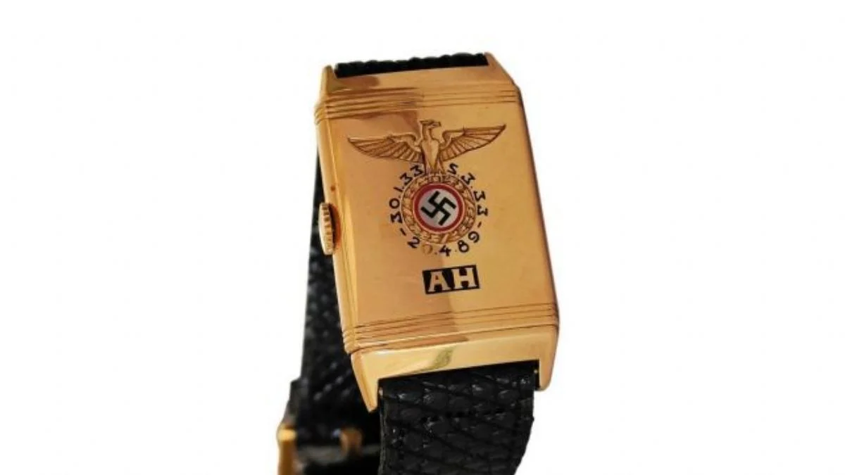 Hitler'in 'saati' 1,1 milyon dolara satıldı