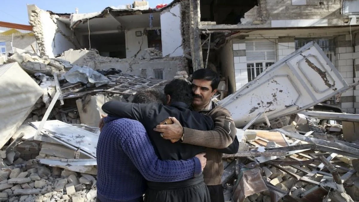 İran peş peşe depremlerle sarsıldı: Ölü ve yaralılar var