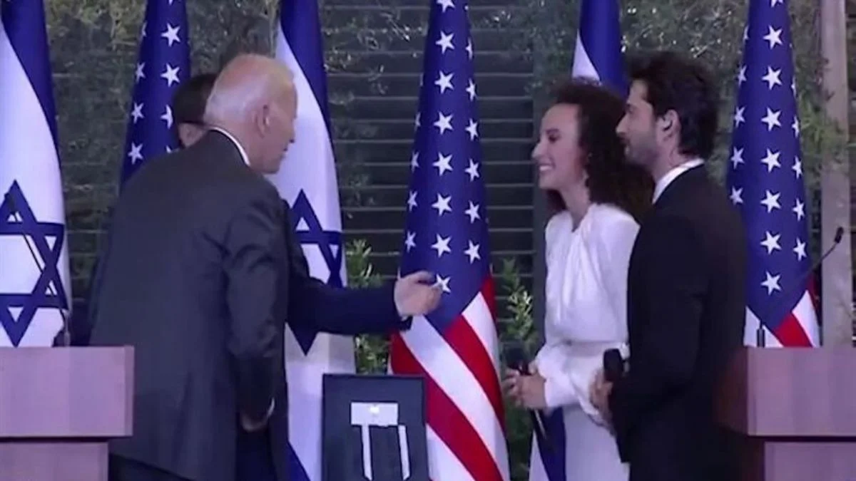 İsrailli popçu, Biden'ın elini sıkmadı