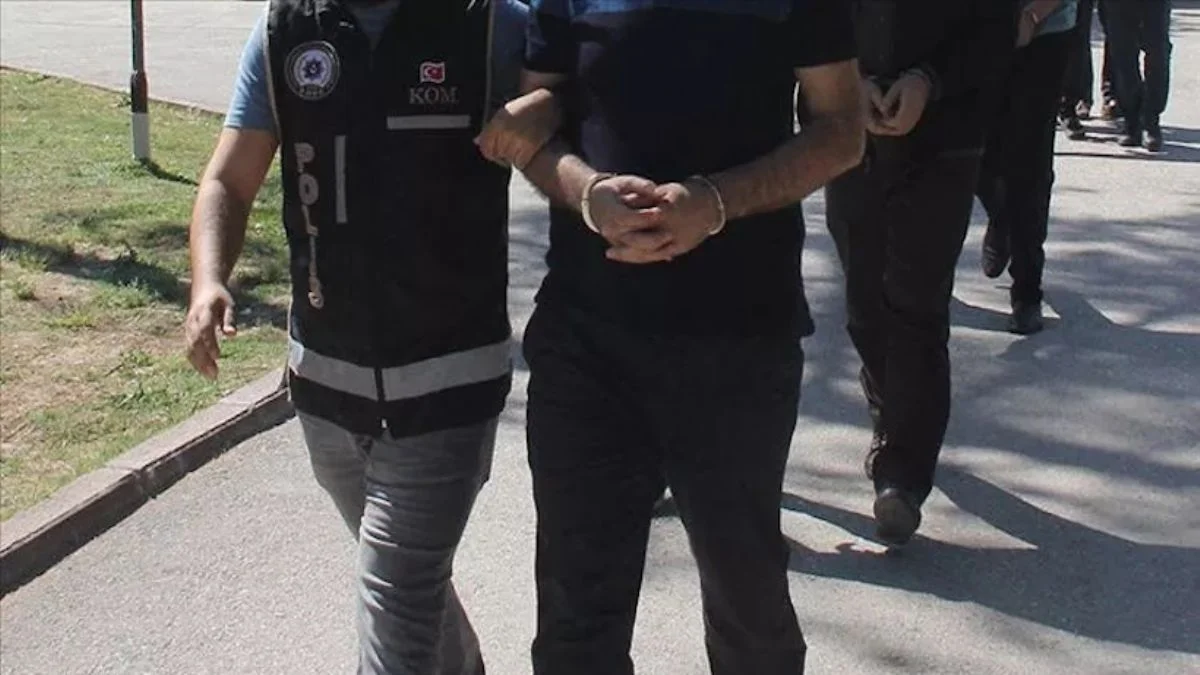 İstanbul merkezli FETÖ operasyonu: 42 şüpheli yakalandı