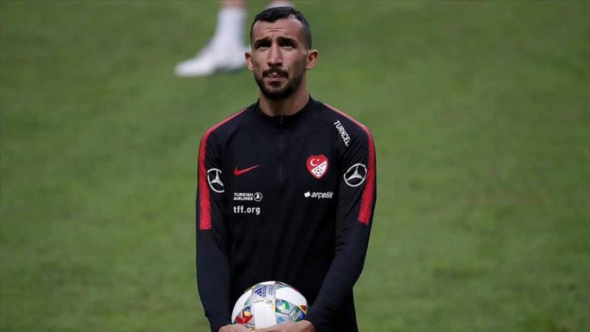 Mehmet Topal futbolu bıraktı
