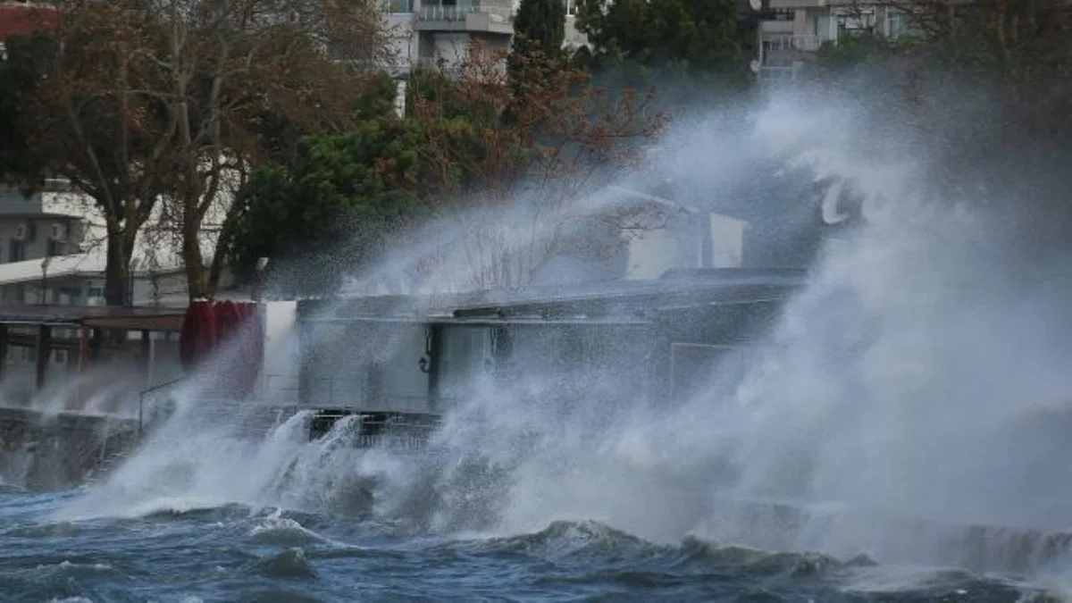 Meteoroloji'den 11 kente gök gürültülü sağanak ve fırtına uyarısı