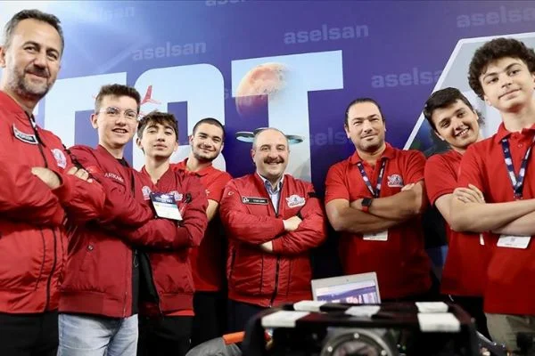 Sanayi ve Teknoloji Bakanı Varank TEKNOFEST KARADENİZ'i ziyaret etti