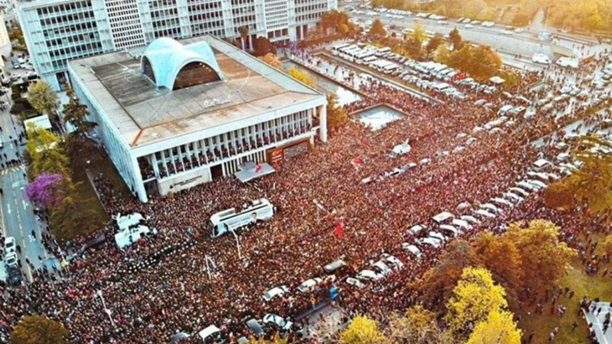 Saraçhane Meydanı nerede? İstanbul Saraçhane Meydanı'na nasıl gidilir? Saraçhane Meydanı'na otobüs ve metroyla nasıl gidilir?