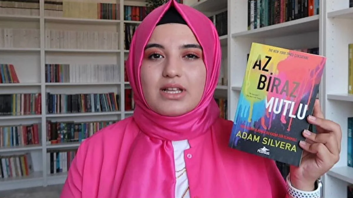 Sena Nur Işık kimdir? Sena Nur Işık ne iş yapar? LGBT kitapları tanıtan Sena Nur Işık'a tepki...