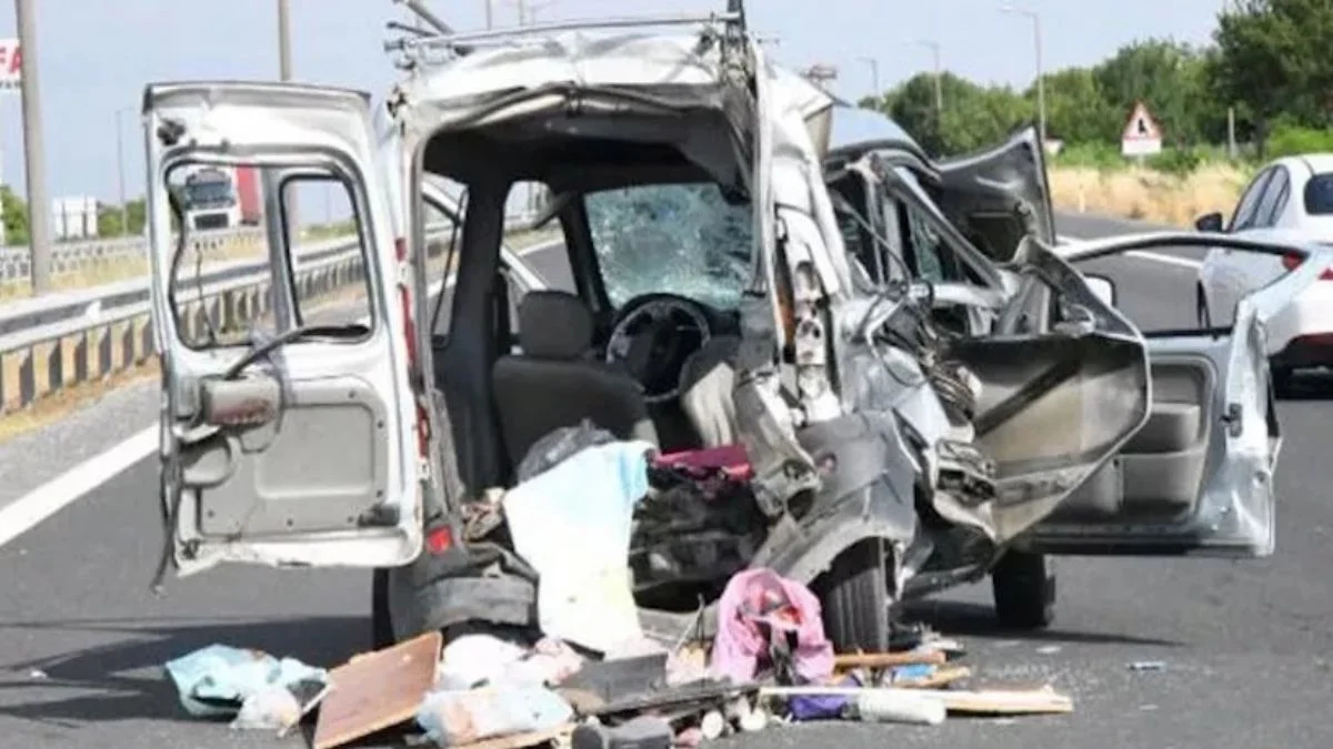 Tekirdağ Çorlu'da trafik kazası: 3 ölü, 5 yaralı