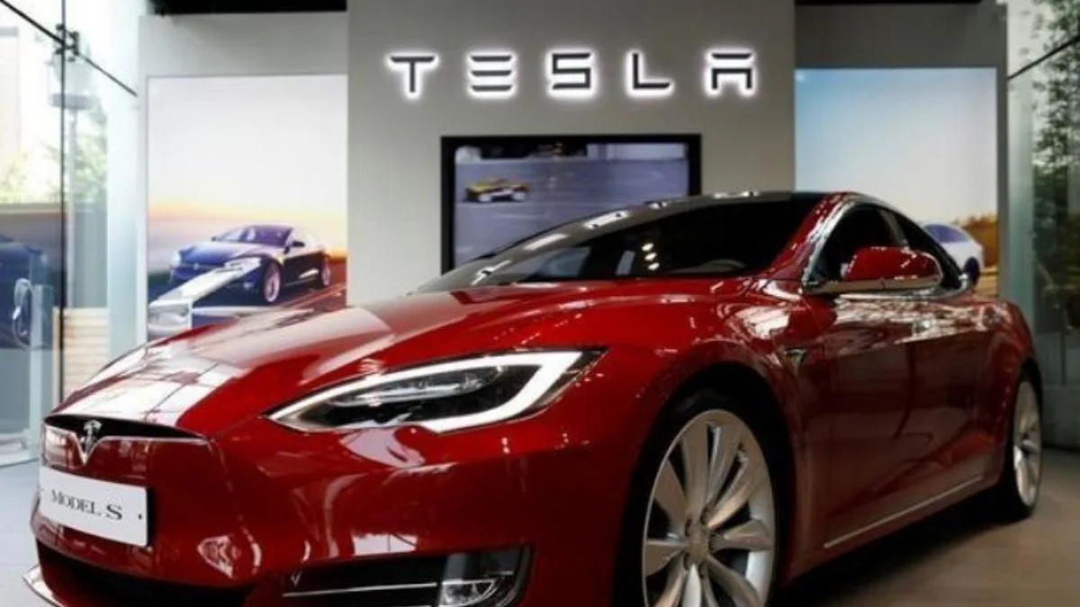 Tesla, İstanbul mağazası için personel alımı kriterleri neler?