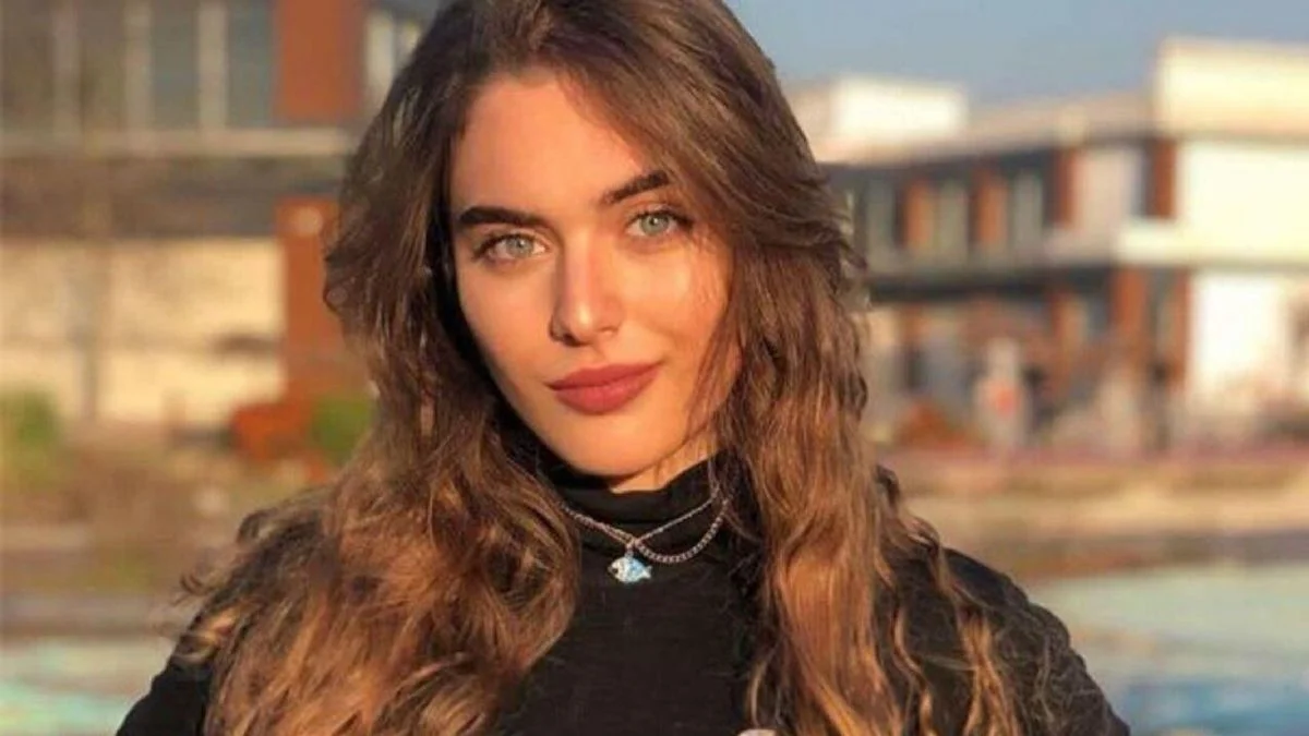 Tozluyaka Hazal kimdir? Çağla Şimşek'in oynadığı dizi ve filmler hangisidir?