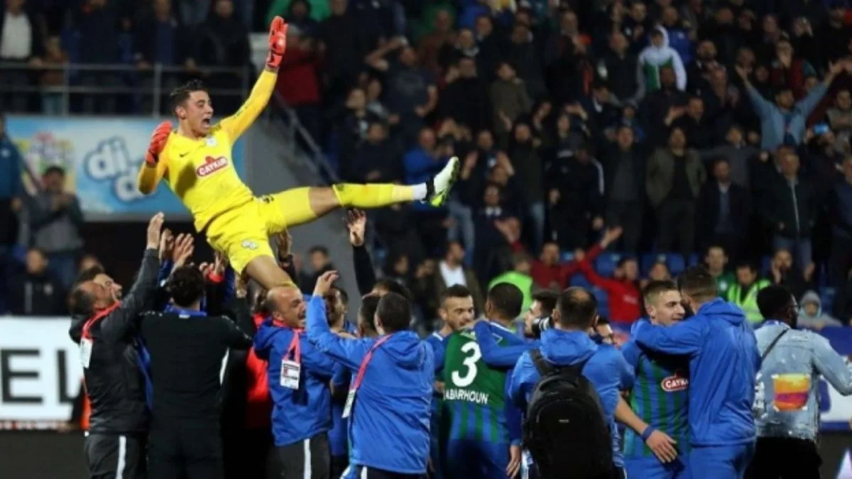 Trabzonspor, Rizespor'un genç kalecisi Zafer Görgen'e talip oldu!