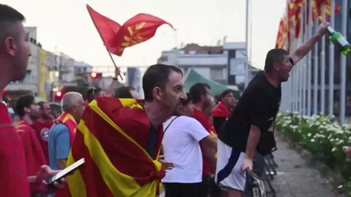 Üsküp'te gergin AB protestosu