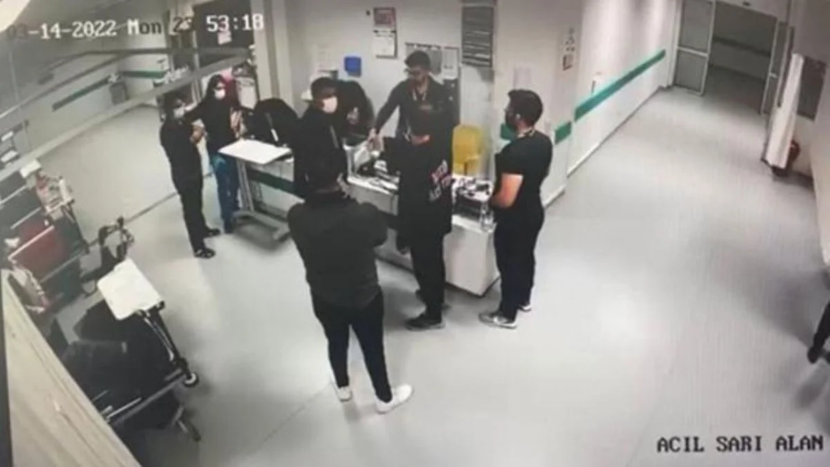 Uzman çavuş hakkındaki iddiası asılsız çıkan doktor FETÖ'den açığa alındı