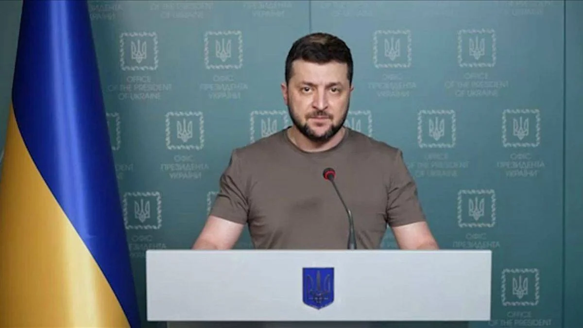 Zelenski: Putin bizimle konuşmak yerine roket fırlattı