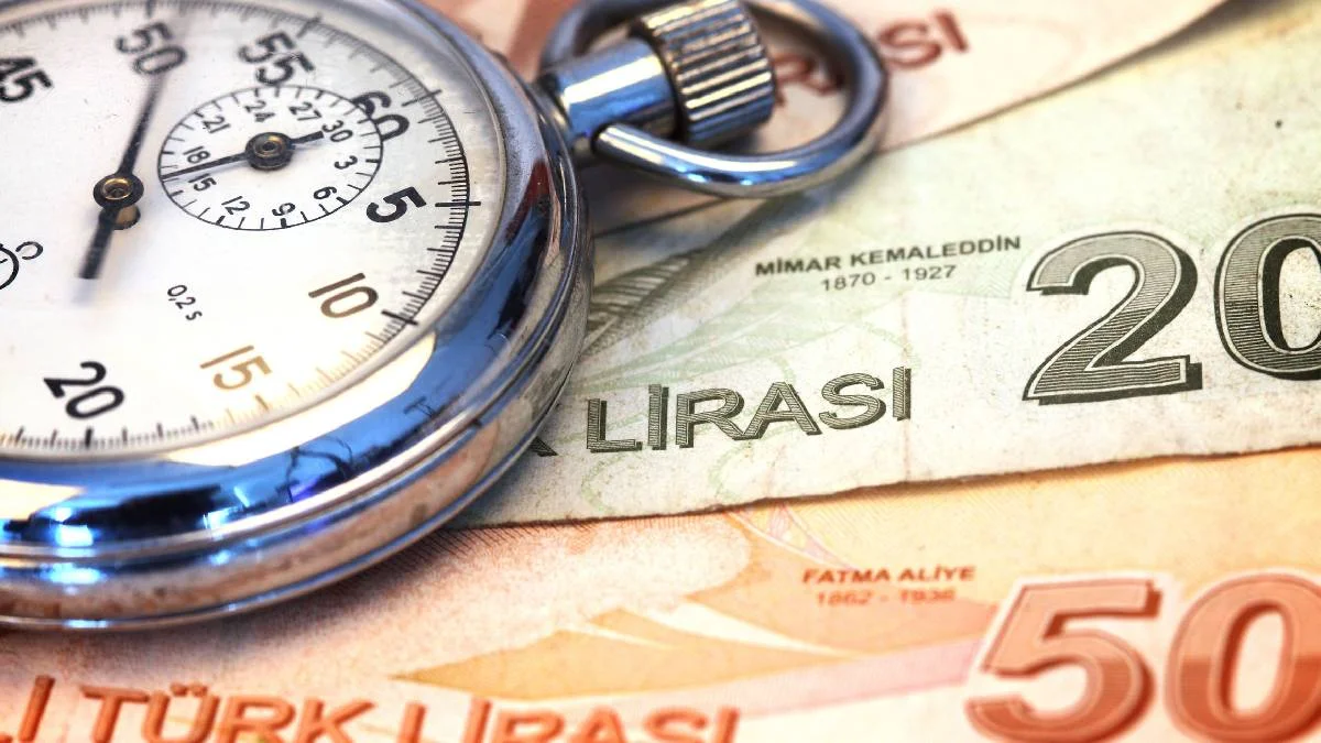 30 Ağustos'ta çalışanlara mesai ödenir mi? 30 Ağustos'ta ne kadar mesai ücreti verilir? Çift mi tek mi mesai ücreti ödenir? 2 gün mü 1 gün mü?