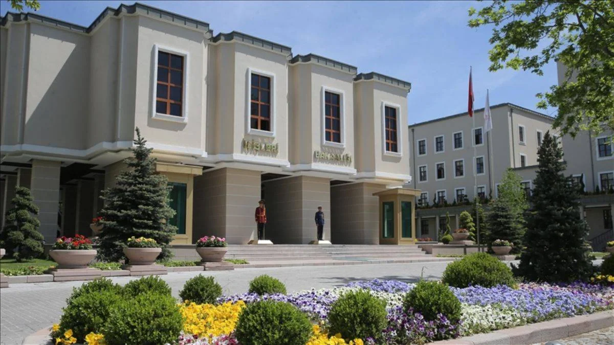 5 milyon erkeğe 'Kadına El Kal-Ka-Maz' eğitimi