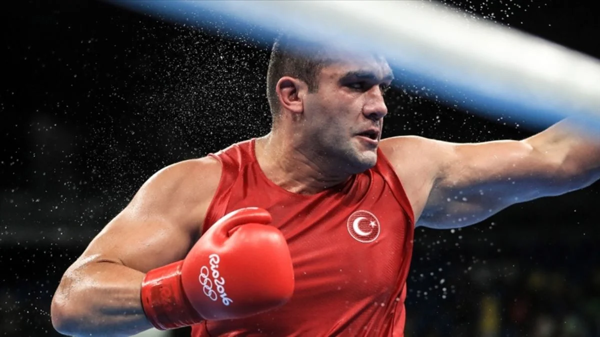 ABD'de ağır sıklet maçı; Demirezen rakibini ezdi